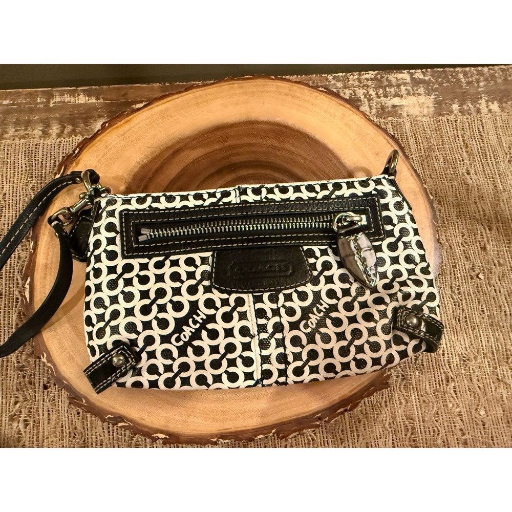 Coach Penelope Signature Op Art Clutch Wrislet Black/White Geometric Very‎ Rare